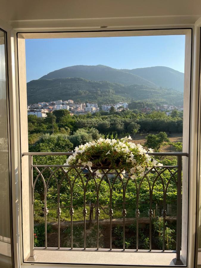 Petivat Gardens Apartment ภายนอก รูปภาพ