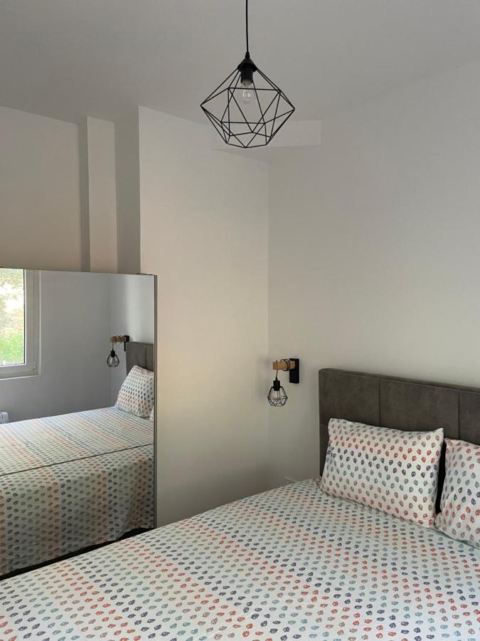 Petivat Gardens Apartment ภายนอก รูปภาพ