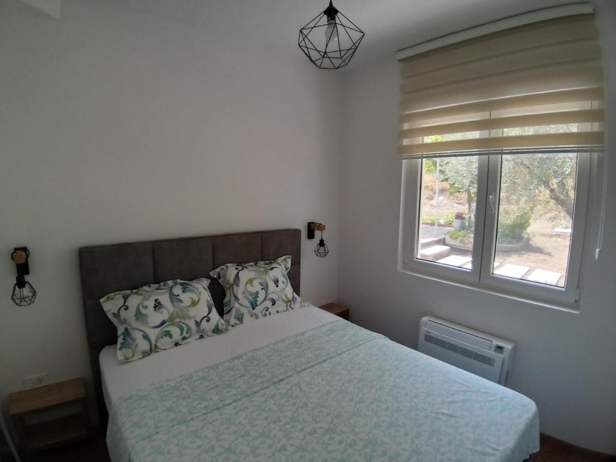 Petivat Gardens Apartment ภายนอก รูปภาพ