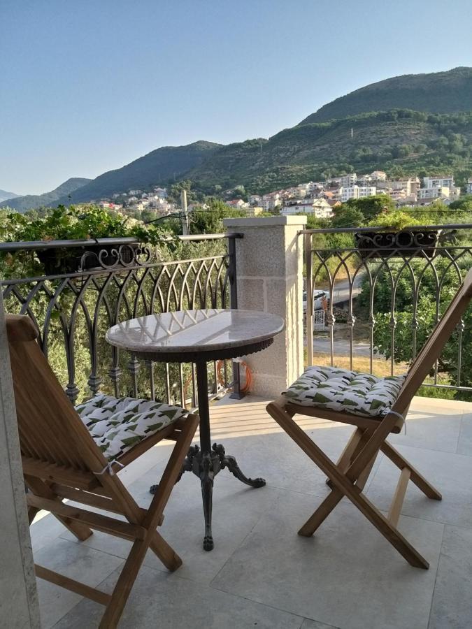Petivat Gardens Apartment ภายนอก รูปภาพ