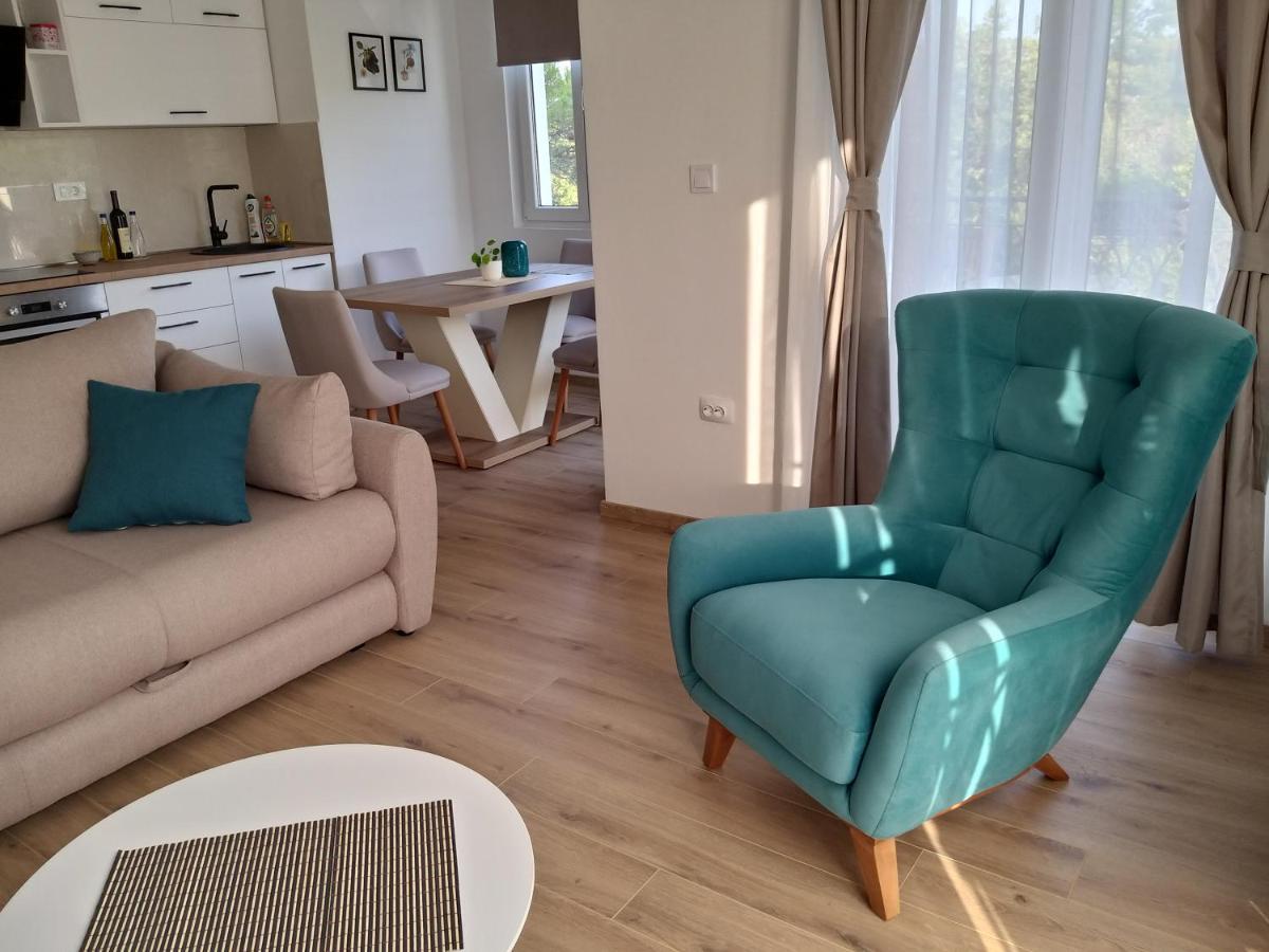 Petivat Gardens Apartment ภายนอก รูปภาพ
